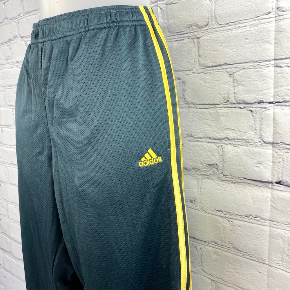 Adidas grey Capri workout pants size medium